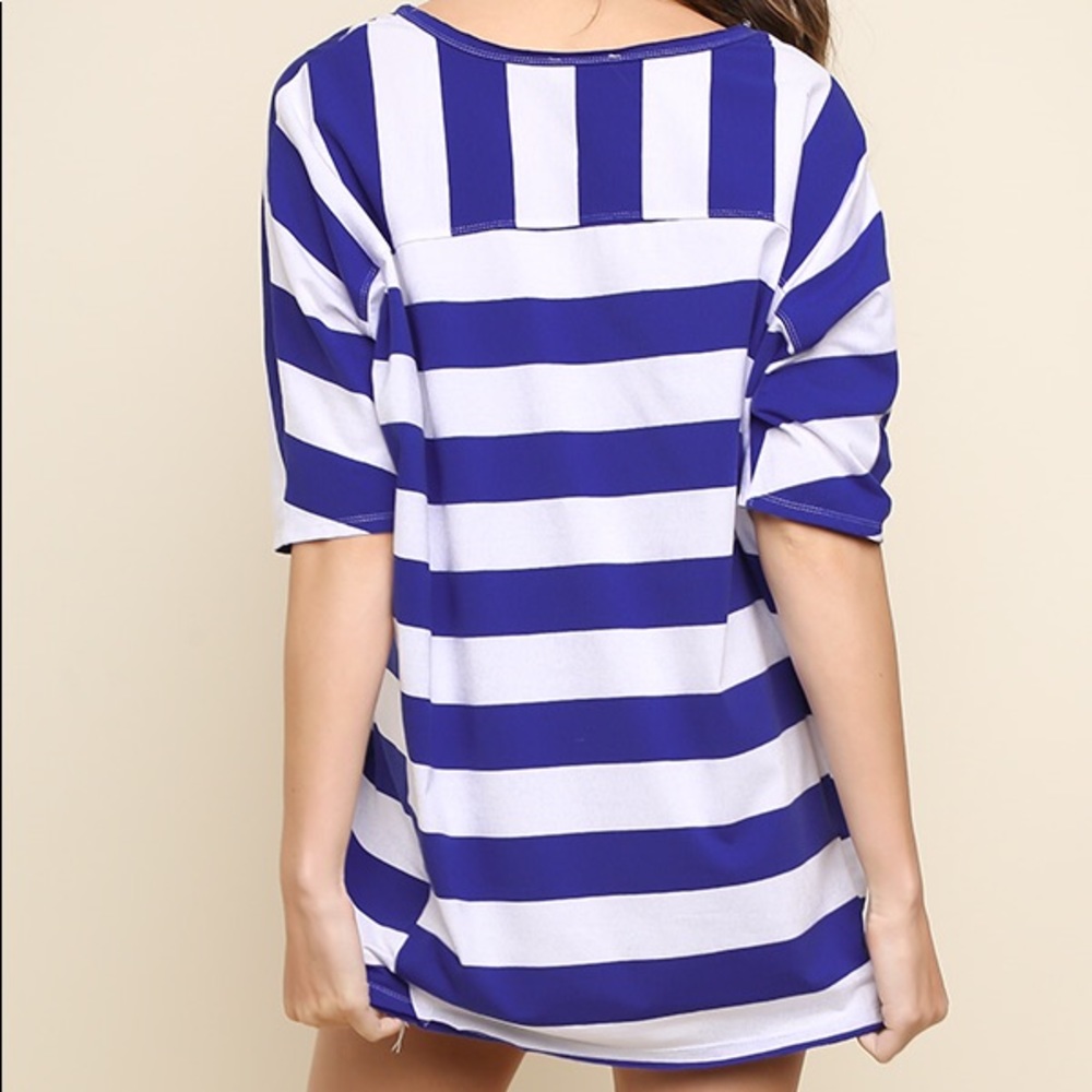 NWT! Umgee Oversized Comfy Pocket Tee w/frayed hem - Picture 2 of 5